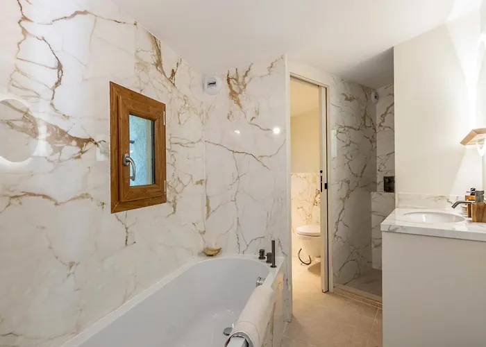 Luxurious With Heated Pool 5br-10p - *